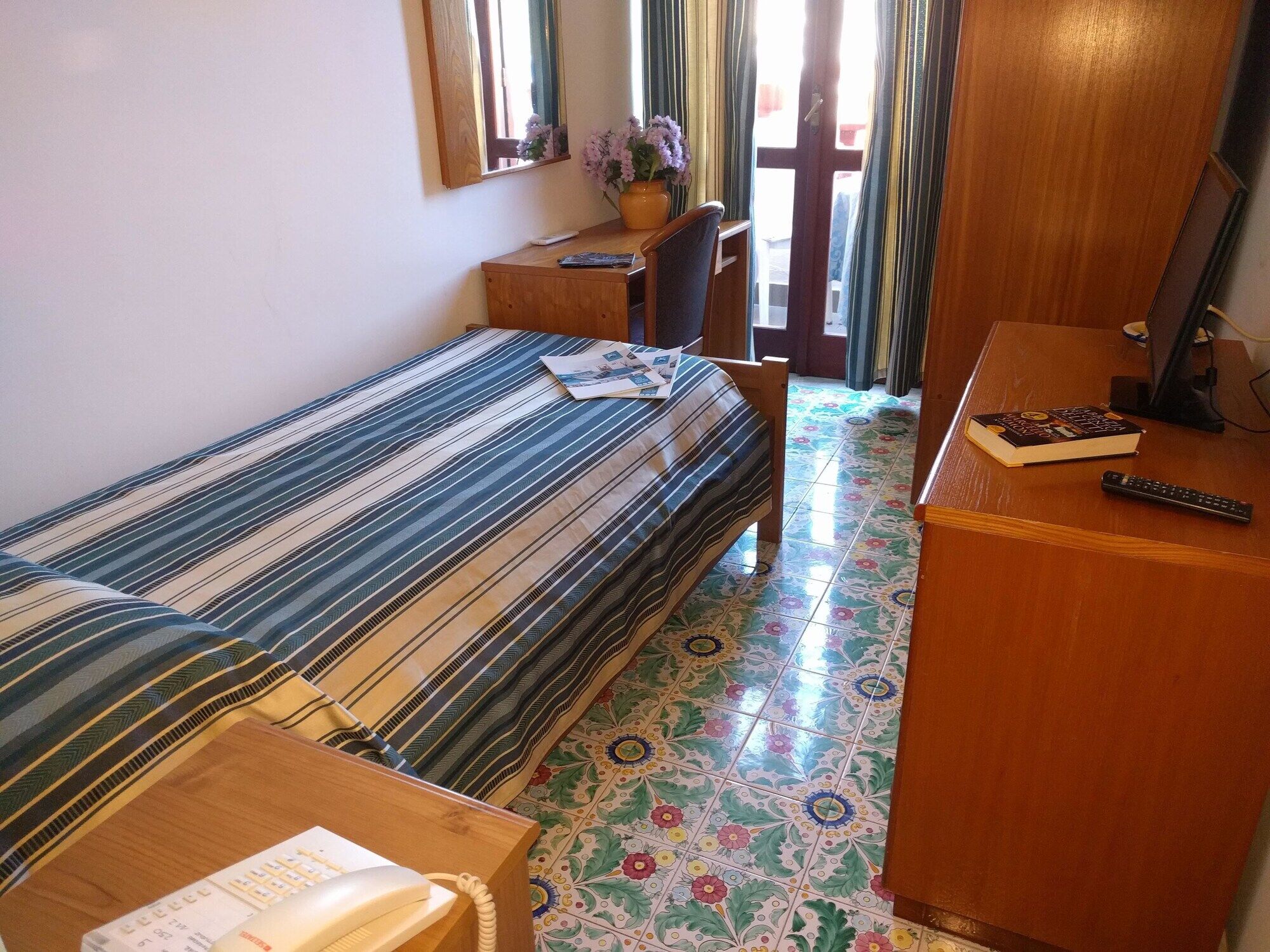 Hotel Conte - S. Angelo Bay Serrara Fontana Exterior foto