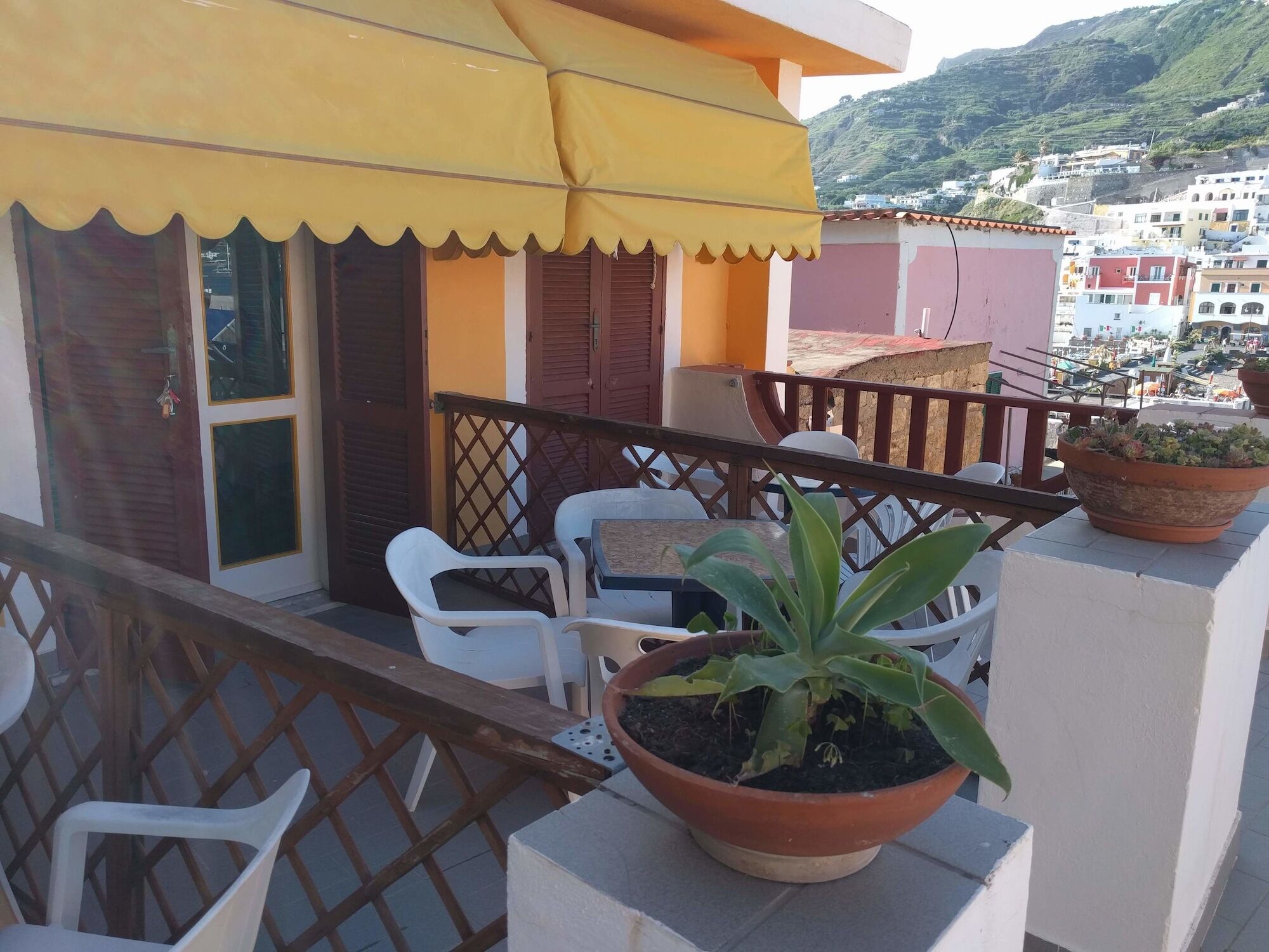 Hotel Conte - S. Angelo Bay Serrara Fontana Exterior foto
